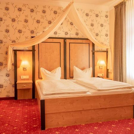 Alte Landratsvilla Hotel Bender ヴェスターブルク エクステリア 写真
