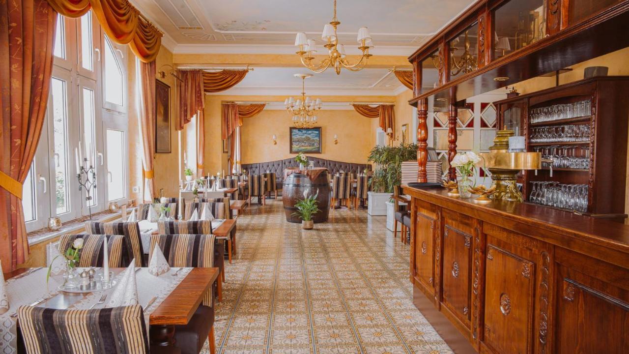 Alte Landratsvilla Hotel Bender ヴェスターブルク エクステリア 写真