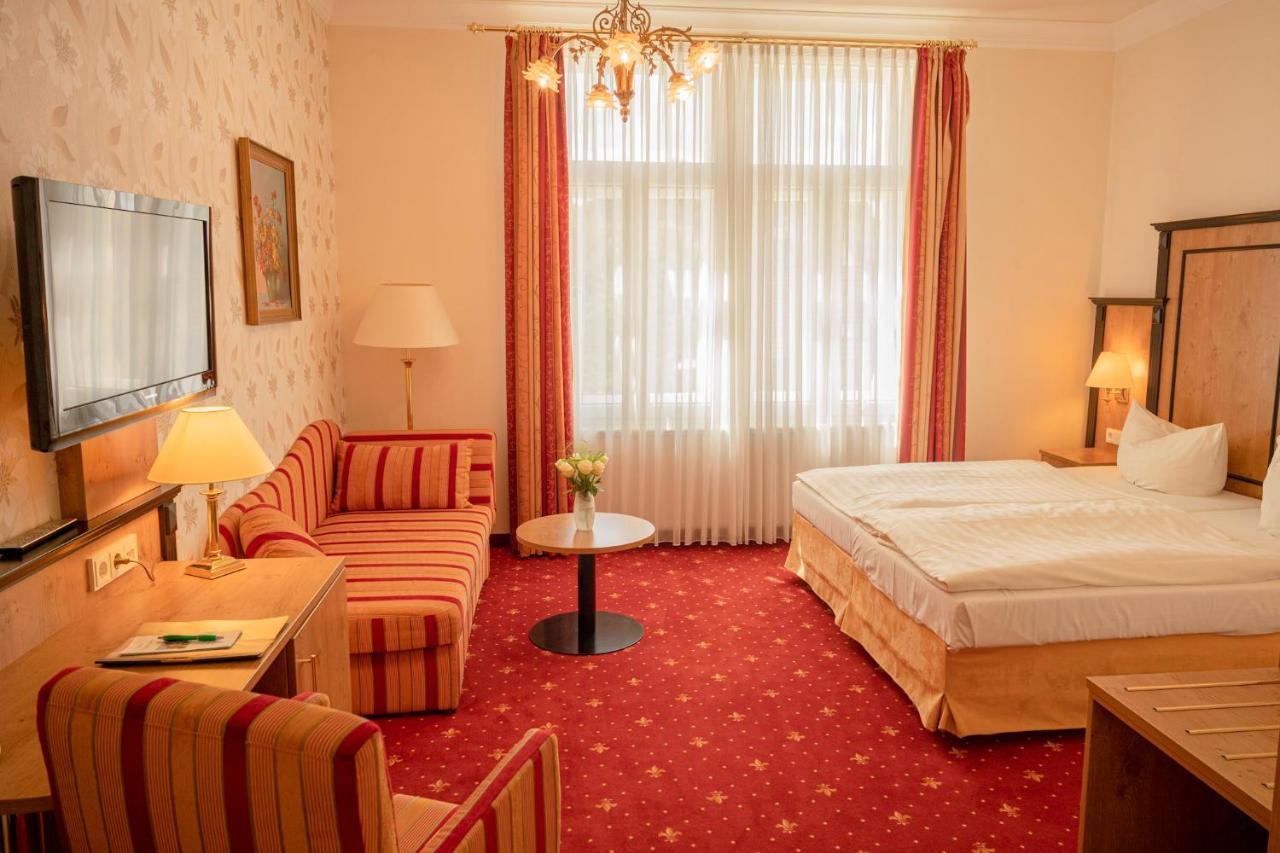 Alte Landratsvilla Hotel Bender ヴェスターブルク エクステリア 写真