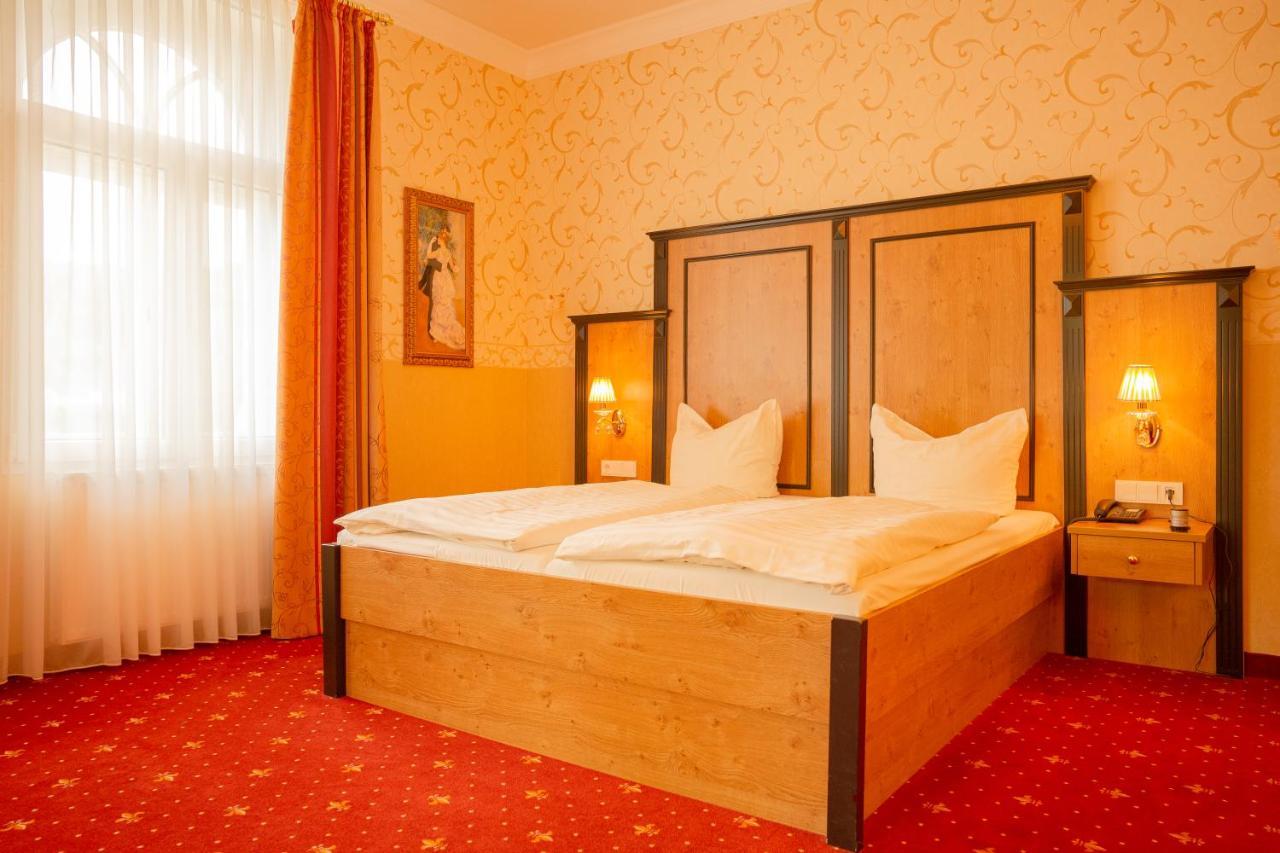 Alte Landratsvilla Hotel Bender ヴェスターブルク エクステリア 写真