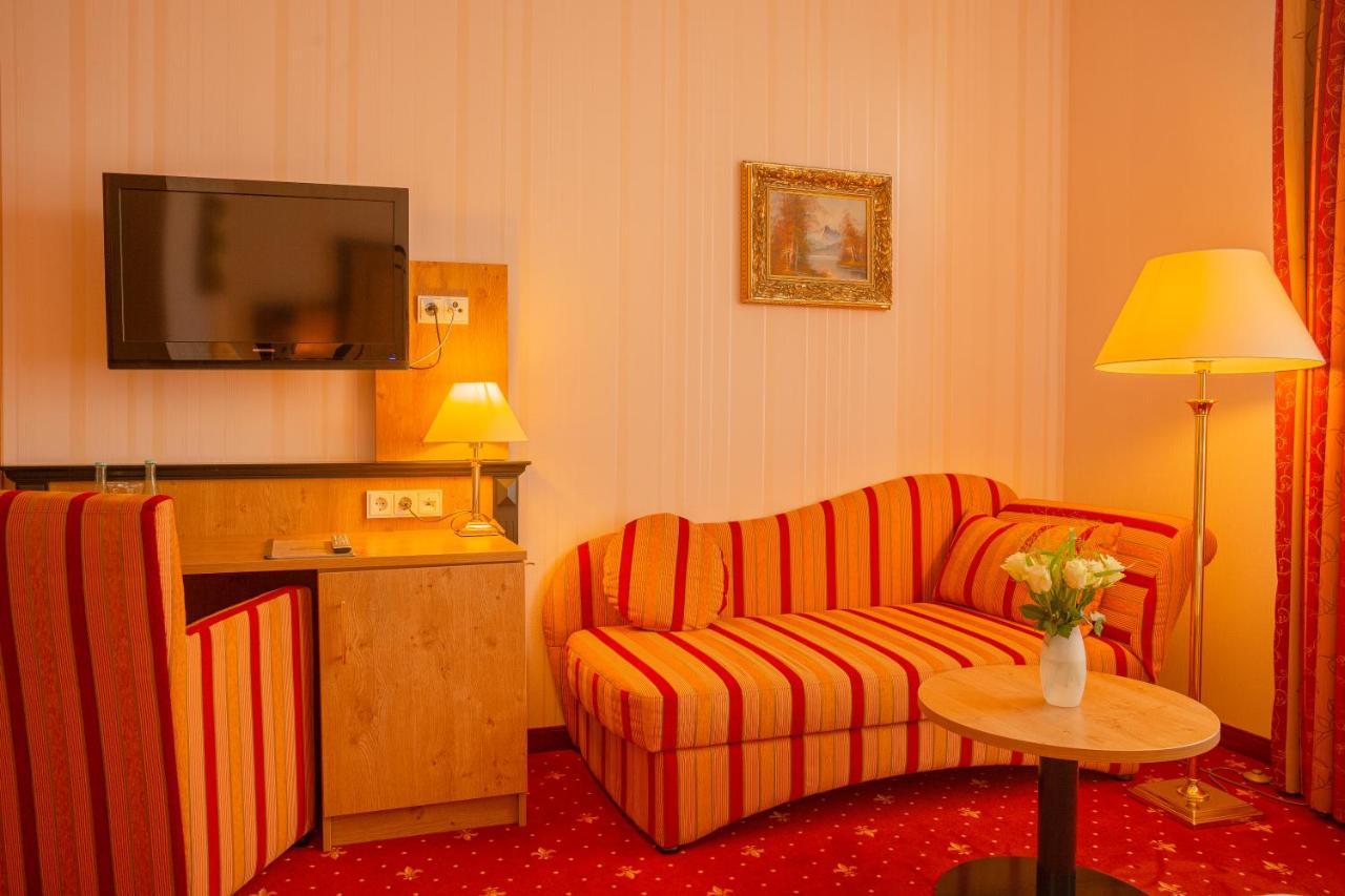 Alte Landratsvilla Hotel Bender ヴェスターブルク エクステリア 写真