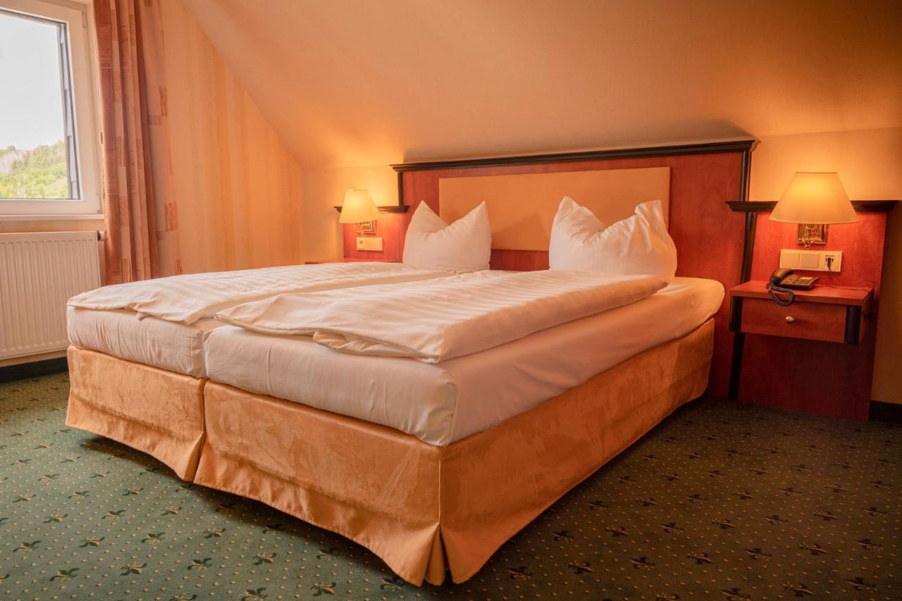 Alte Landratsvilla Hotel Bender ヴェスターブルク エクステリア 写真