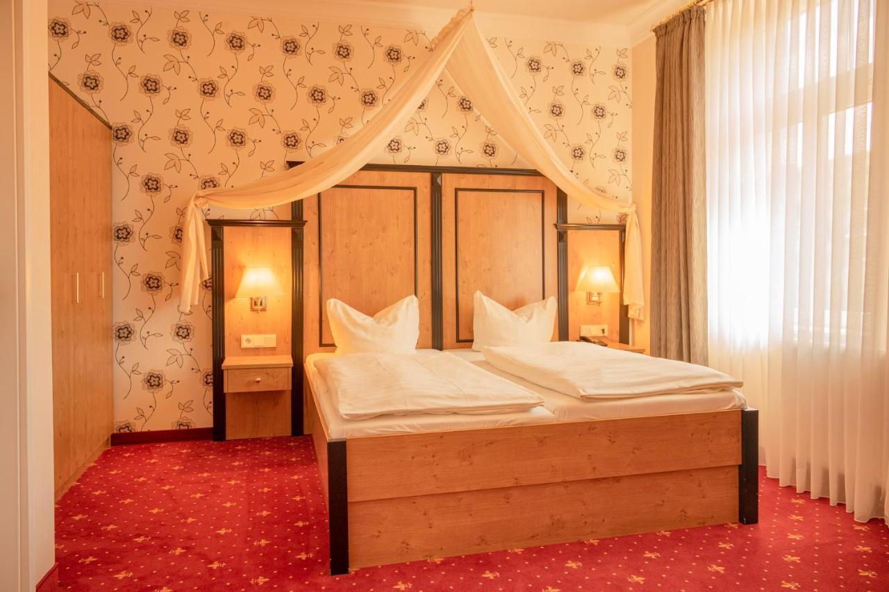 Alte Landratsvilla Hotel Bender ヴェスターブルク エクステリア 写真